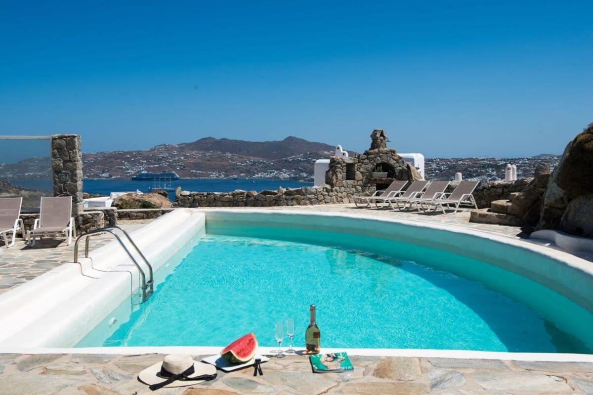 Villa Gorgeous W Ocean Views And Shared Pools