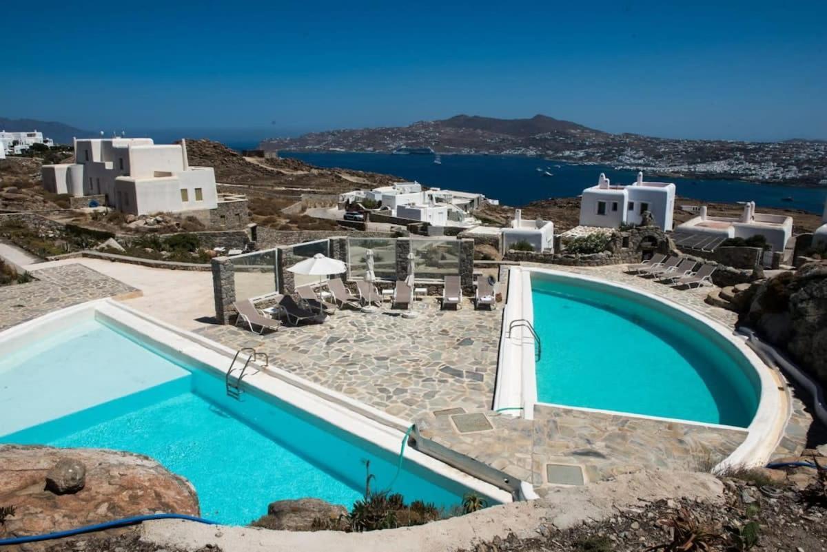 Gorgeous W Ocean Views And Shared Pools